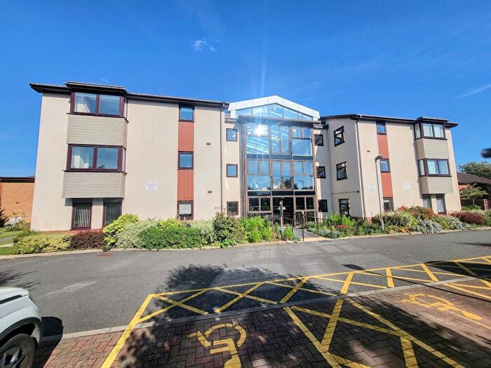 1 Bedroom Flat For Sale In The Limes, Westbury Lane, Newport Pagnell, MK16