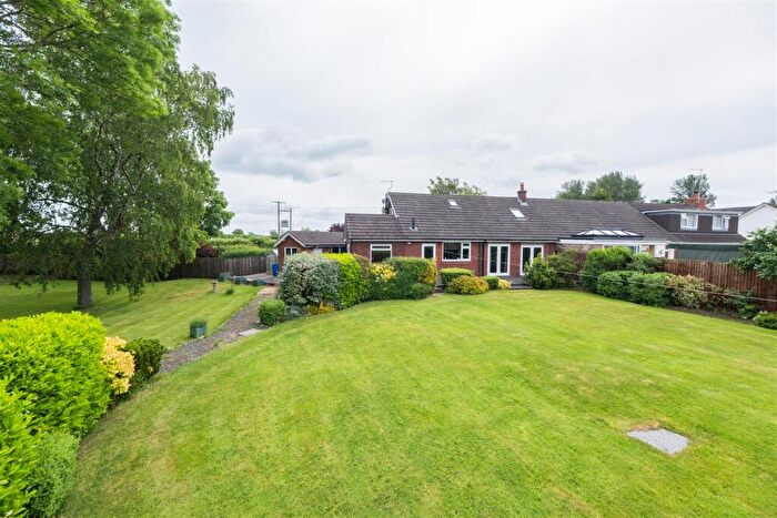 4 Bedroom Semi-Detached Bungalow For Sale In Winsford Road, Cholmondeston, CW7