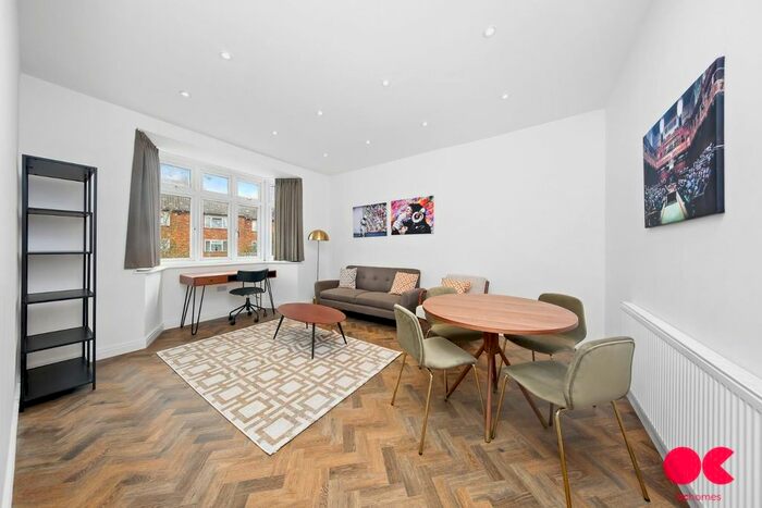 2 Bedroom Maisonette To Rent In Balgores Lane, Gidea Park, RM2