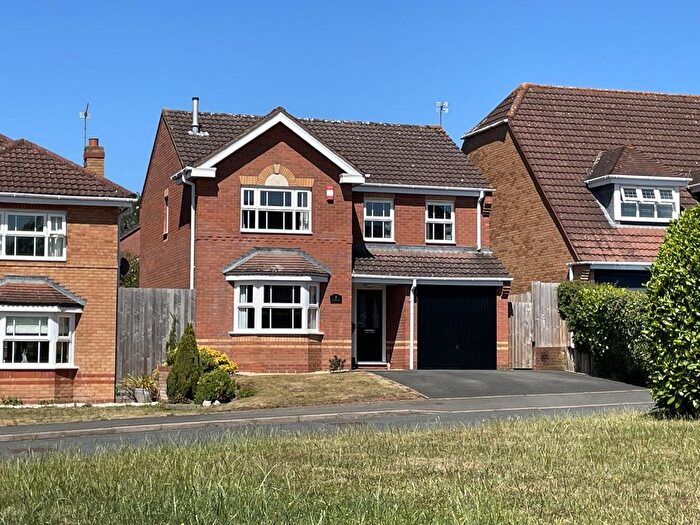 4 Bedroom Detached House For Sale In Oak Tree Drive, Cutnall Green, WR9
