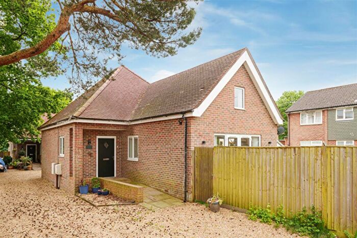 3 Bedroom Detached Bungalow For Sale In Fern Close, Petersfield, Hampshire, GU31