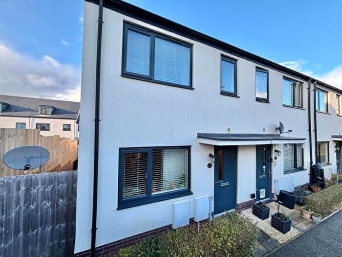 2 Bedroom End Of Terrace House To Rent In Foxglove Way, Paignton, TQ4