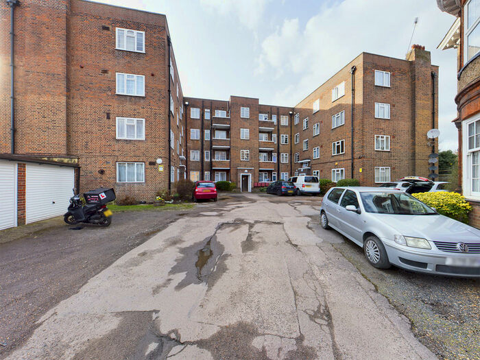 3 Bedroom Flat To Rent In Thurlby Close, Harrow, HA1