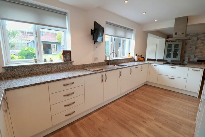 5 Bedroom Detached House For Sale In Buryfield Road, Solihull, B91