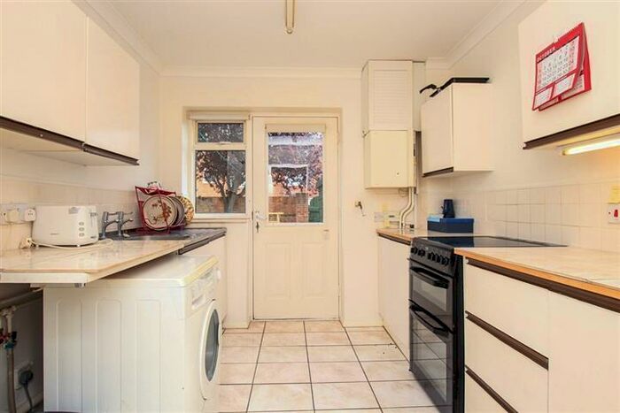 3 Bedroom House To Rent In Downview Road, Worthing, BN11