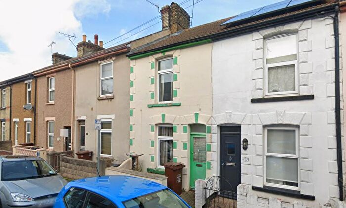2 Bedroom Terraced House To Rent In Queens Road, Gillingham, ME7
