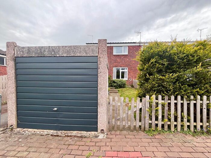 3 Bedroom End Of Terrace House To Rent In Treville Close, Redditch, Worcestershire, B98