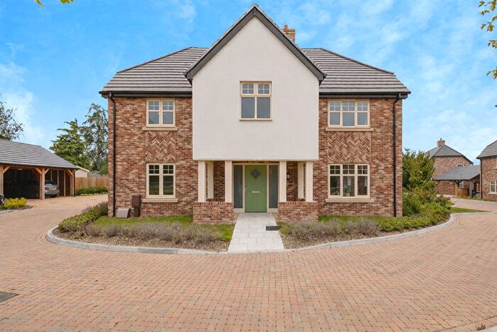4 Bedroom Detached House For Sale In Crofton View, Stubbington, PO14