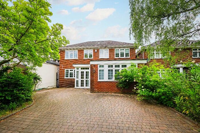 5 Bedroom Detached House To Rent In High Road, Woodford Green, Essex, IG8