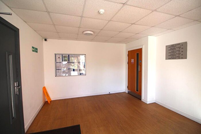 2 Bedroom Flat For Sale In Altrincham Road, Manchester, M22