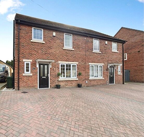 3 Bedroom Semi Detached House For Sale In Park View, Brierley, S72