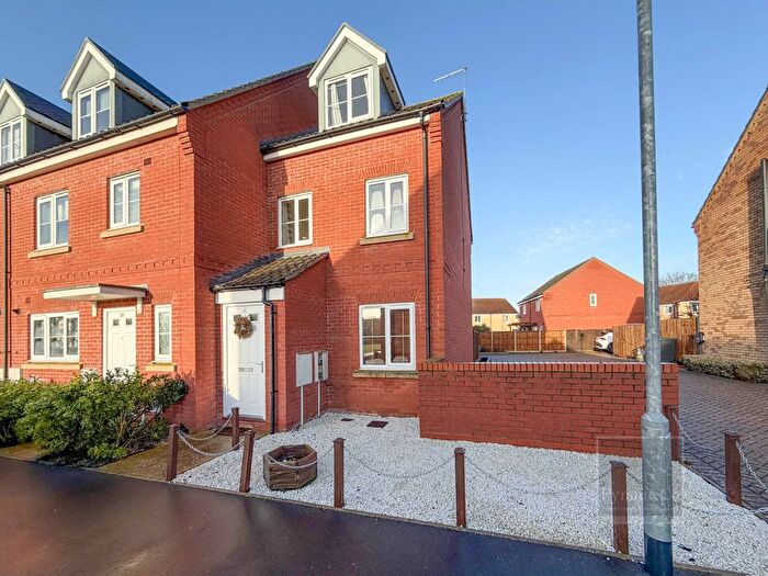 3 Bedroom Semi Detached House For Sale In Hobart Lane, Aylsham, NR11