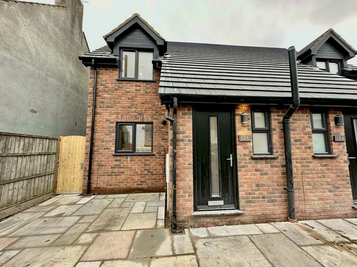 3 Bedroom Semi-Detached House To Rent In Victoria Road, Lowestoft, NR33