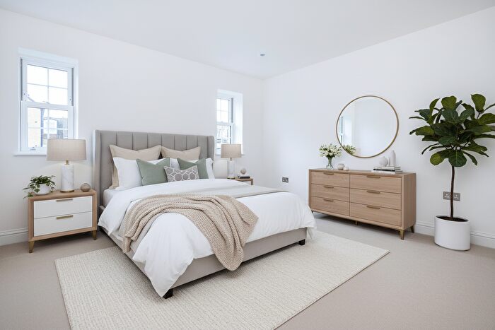 3 Bedroom Flat For Sale In Caterina Court, Surbiton, KT5