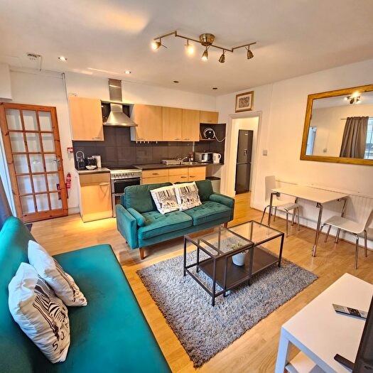 2 Bedroom Flat To Rent In Junction Road, London, N19