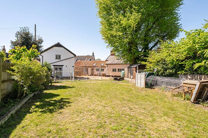 4 Bedroom Semi-detached House For Sale In Watton Road, Great Hockham, IP24