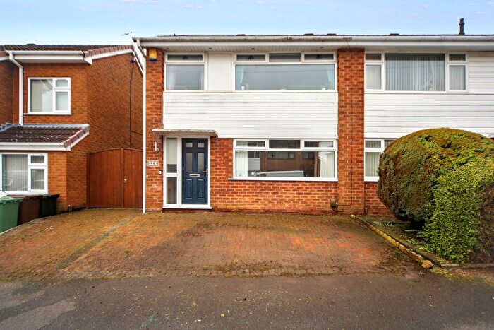 3 Bedroom Semi-Detached House For Sale In Kilburn Grove, Wigan, WN3