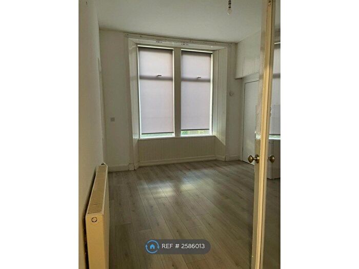 2 Bedroom Flat To Rent In Alexandra Parade, Glasgow, G31