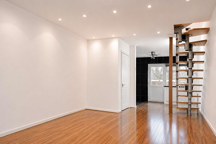 2 Bedroom Property To Rent In Wheatlands, Hounslow, TW5