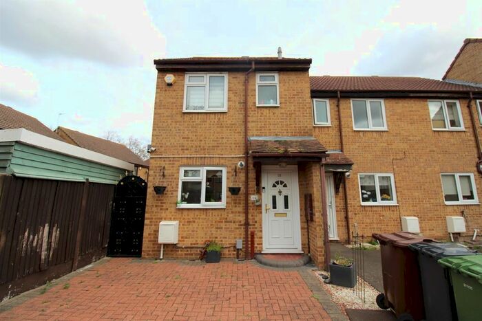 2 Bedroom End Of Terrace House To Rent In Holden Close, Dagenham, RM8