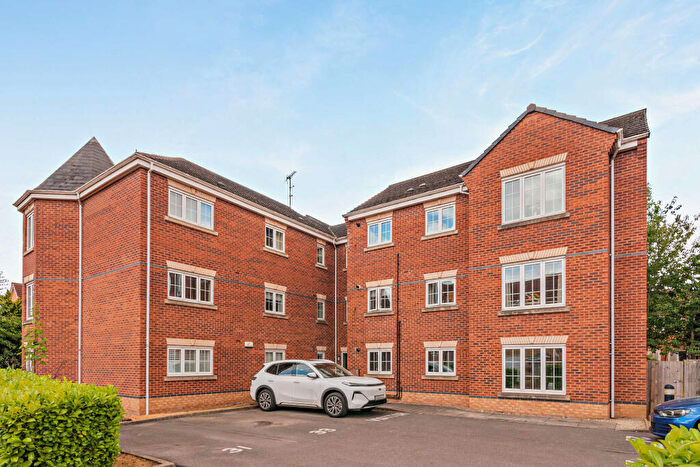 3 Bedroom Flat For Sale In Oak Court, Balby, DN4