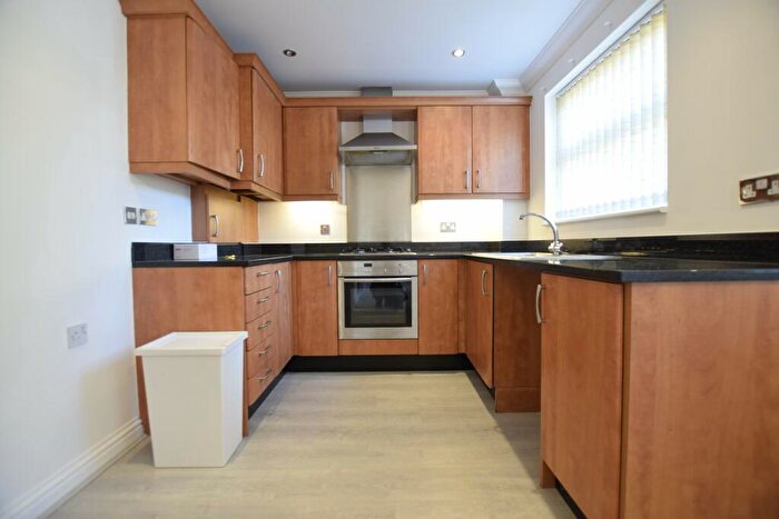 2 Bedroom Flat To Rent In Richmond Park Road, Bournemouth, BH8