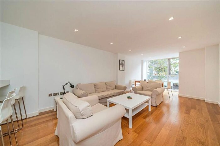 3 Bedroom Flat For Sale In Wenlock Road, Angel, N1