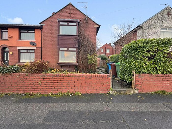 2 Bedroom Semi-Detached House For Sale In Oakworth Croft, Moorside, OL4