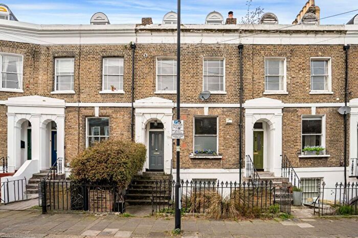 2 Bedroom Maisonette To Rent In Flaxman Road, London, SE5