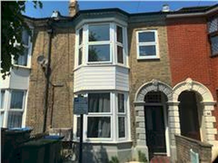 3 Bedroom Flat To Rent In Ground Floor Flat, Cranbury Avenue, SO14