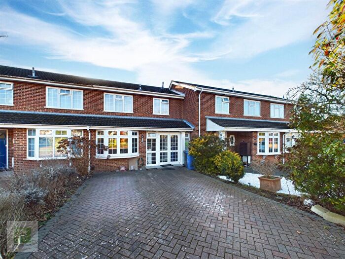 4 Bedroom Terraced House To Rent In Beverley Gardens, Maidenhead, Berkshire, SL6