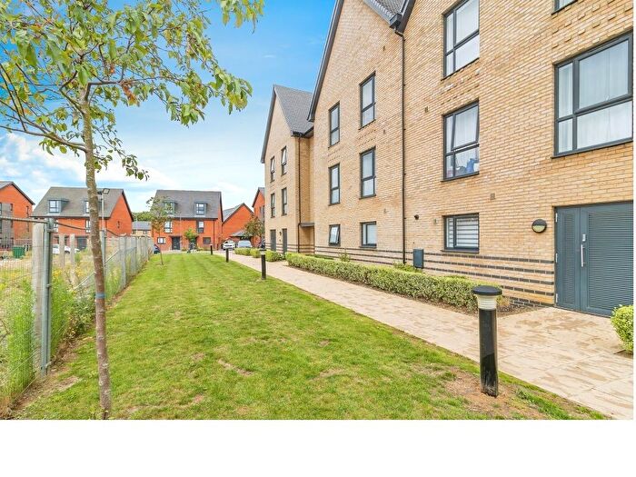 2 Bedroom Flat For Sale In George Avenue, Glebe Farm, Milton Keynes, MK17