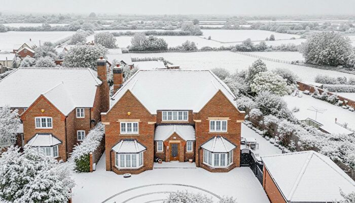 5 Bedroom Country House For Sale In Old Bryers Close, Shabbington, Aylesbury, HP18