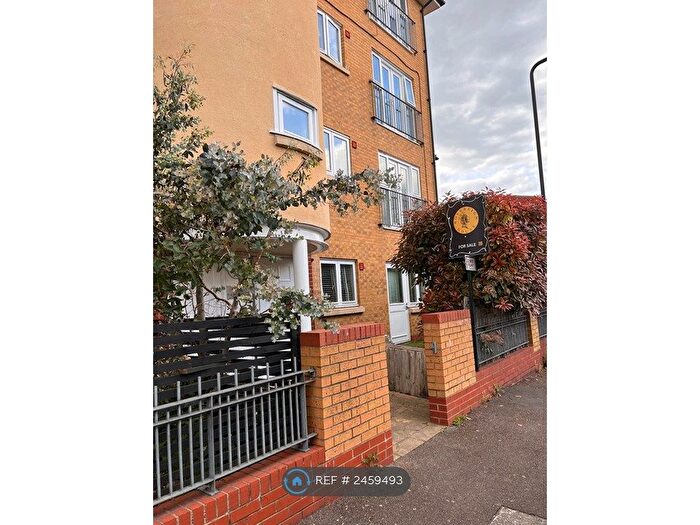 1 Bedroom Flat To Rent In Trowbridge Road, London, E9