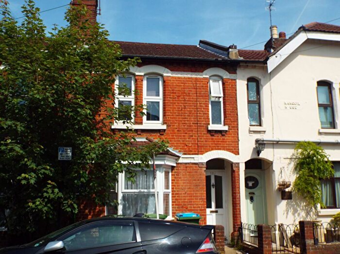3 Bedroom House To Rent In Milton Road, Polygon, SO15