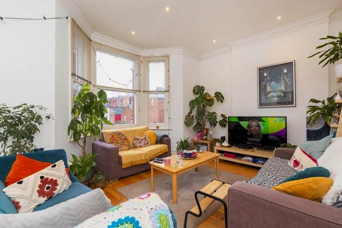 2 Bedroom Flat To Rent In Egerton Gardens, Hendon, NW4