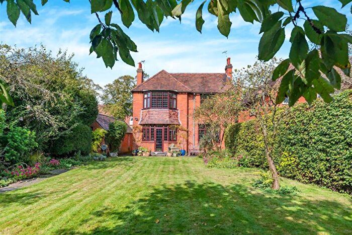 4 Bedroom Detached House For Sale In Bilton Road, Rugby, CV22