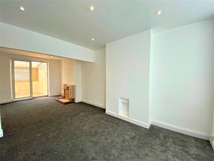 3 Bedroom Semi-Detached House To Rent In Collingham Road, Rowley Fields, Leicester, LE3