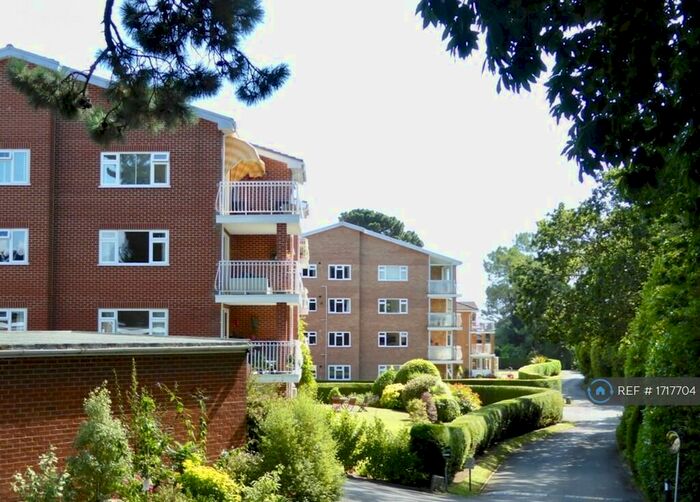 3 Bedroom Flat To Rent In Fairview Park, Poole, BH14
