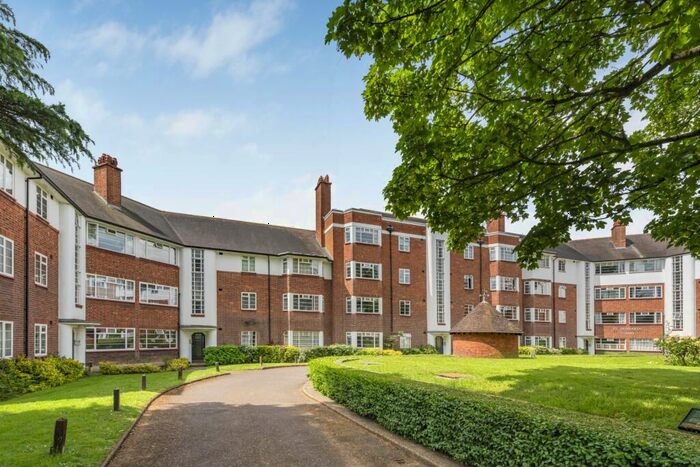 2 Bedroom Flat To Rent In St Leonards Court, St Leonards Road, Mortlake, SW14