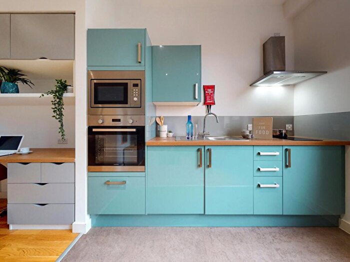 Apartment To Rent In Apt, Q One Residence #, LS2