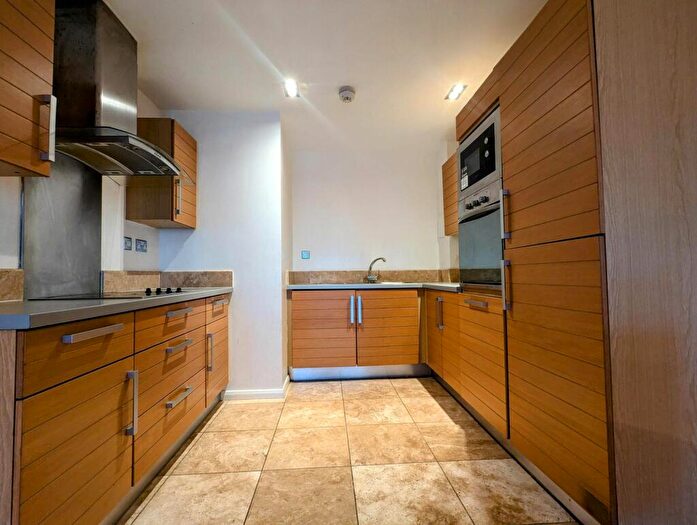 2 Bedroom Flat To Rent In Limeharbour, London, E14