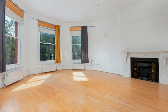 Studio To Rent In Christchurch Avenue, Mapesbury, London, NW6