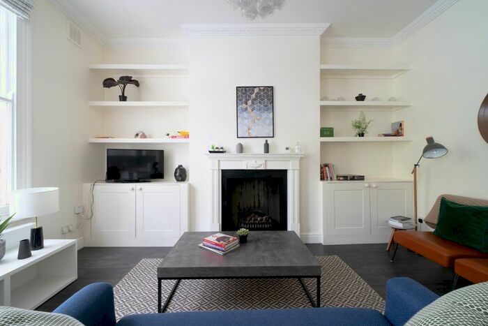 2 Bedroom Flat To Rent In Hammersmith Grove, London, W6