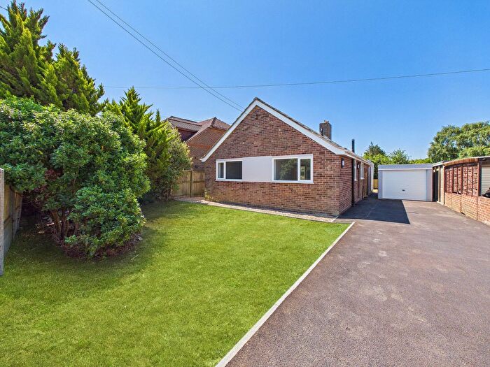 4 Bedroom Bungalow For Sale In Singledge Lane, Whitfield, Dover, Kent, CT16