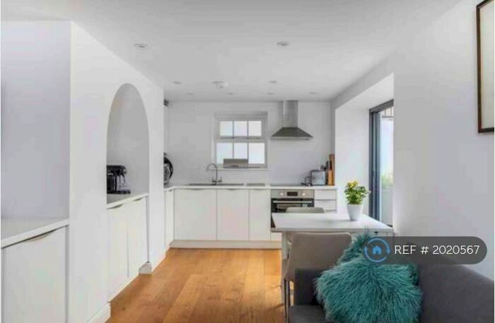 1 Bedroom Flat To Rent In St Cross Road, Winchester, SO23