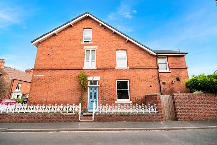 4 Bedroom Semi Detached House For Sale In Grove Lane, Retford, DN22