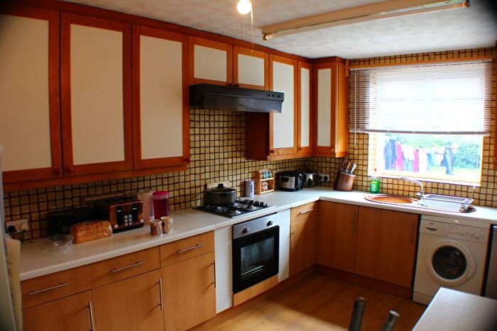 4 Bedroom Semi-Detached House To Rent In St. Annes Road, Leeds, LS6