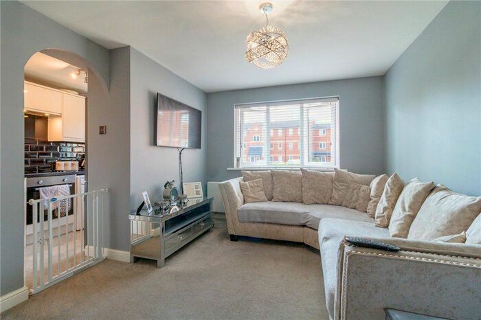 1 Bedroom Flat To Rent In Walpole Road, Burnham, Slough, SL1