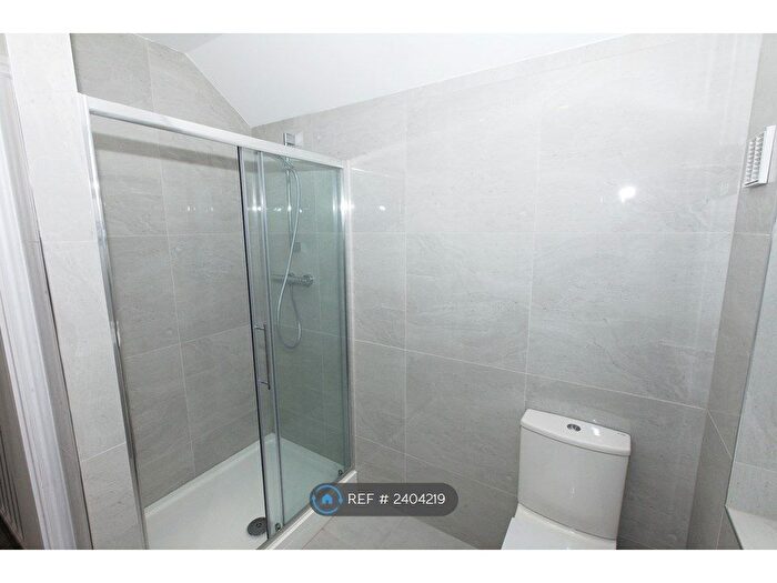 1 Bedroom Flat To Rent In Parkside Way, Harrow, Middlesex, HA2